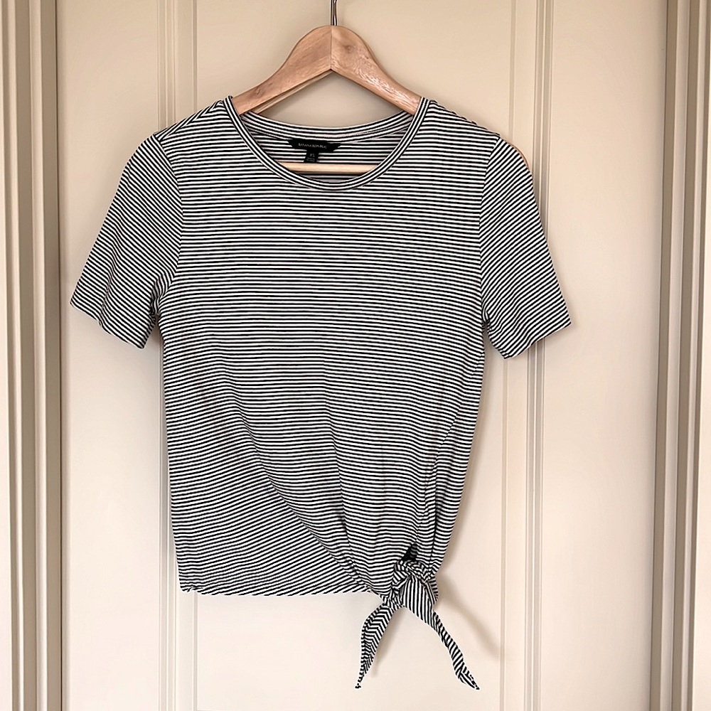 Banana Republic XS Black/White Striped Short Sleeve Top
